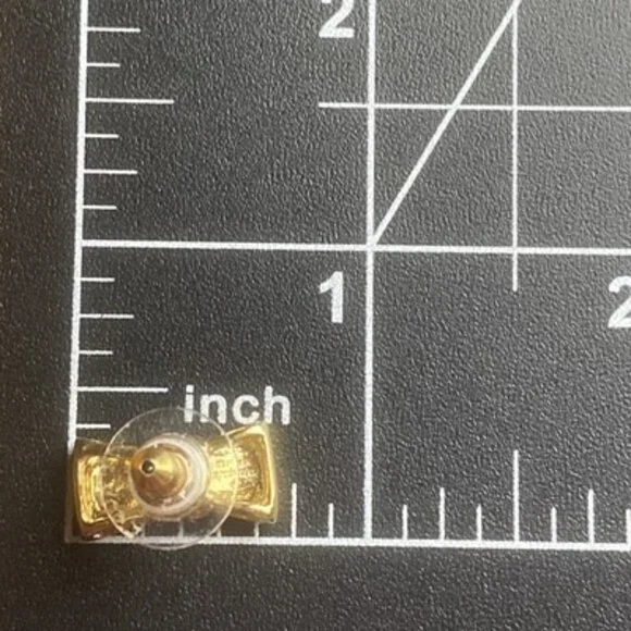 NWT Kate Spade Earrings Take A Bow Yellow Gold Plated Stud Post Pierced Classic - Picture 6 of 6